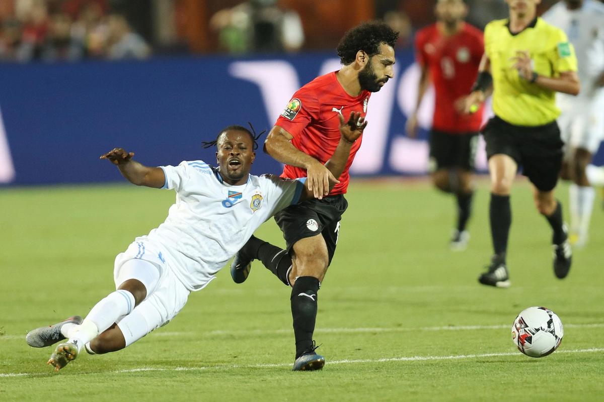 佩林卡：我把里夫斯绝杀森林狼的照片印在高尔夫球上送给了他（佩林卡：把里夫斯绝杀森林狼的瞬间印在高尔夫球上，作为礼物送给他）