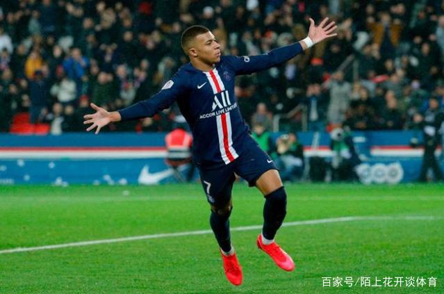 伤愈归来！阿方索·戴维斯时隔262天后重回拜仁大名单（阔别262天，阿方索·戴维斯复出重返拜仁大名单）