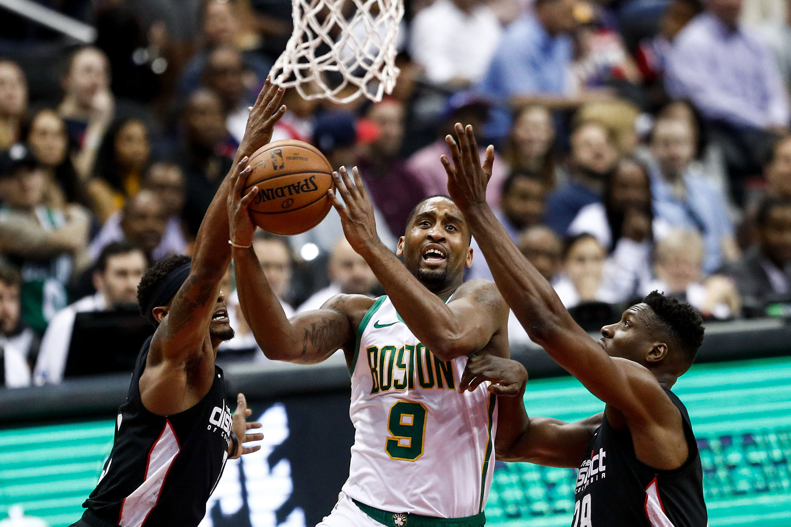 意甲：米兰1-0险胜罗马（意甲：米兰1-0力克罗马）