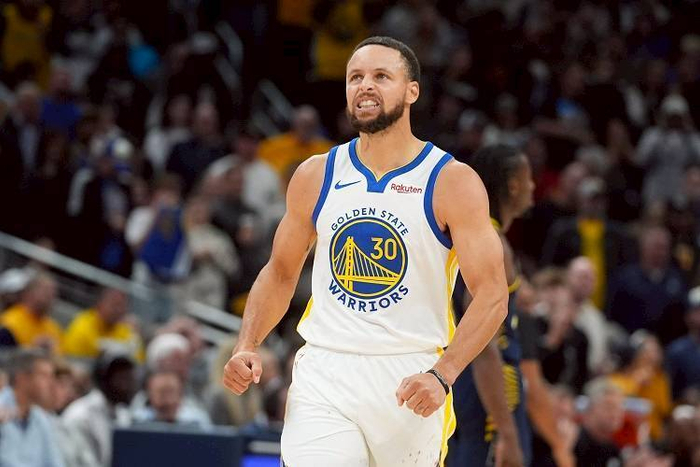 英超战报：沃特金斯、范黑克均双响，布莱顿3-4阿斯顿维拉（英超综述：沃特金斯与范黑克梅开二度，维拉4-3客胜布莱顿）