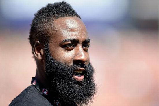 中足联颁奖：申花外租广西球员费尔南多当选中乙赛季最佳球员（中足联颁奖礼：申花外租至广西的费尔南多荣膺中乙赛季最佳球员）